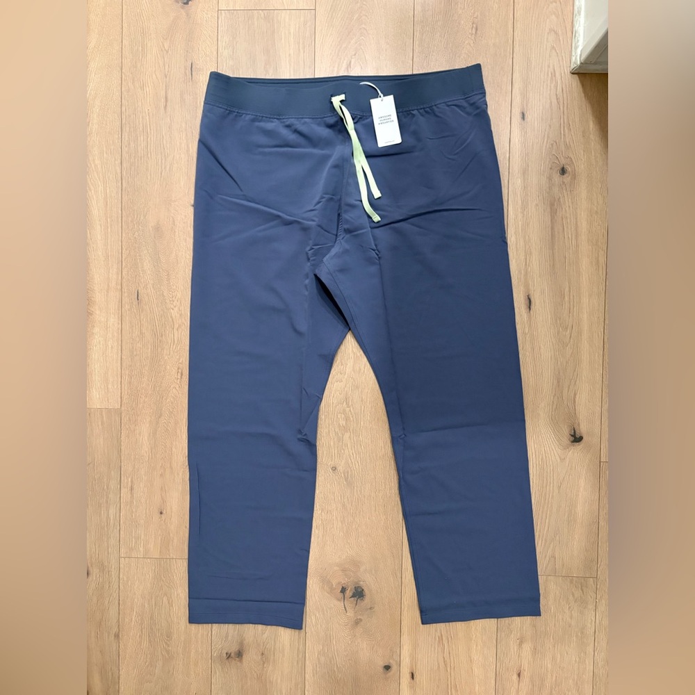 Figs Women’s Basic Livingston Scrub Pants Space Navy